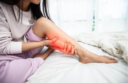 Kaj povzroča bolečine v nogah ponoči Preverite